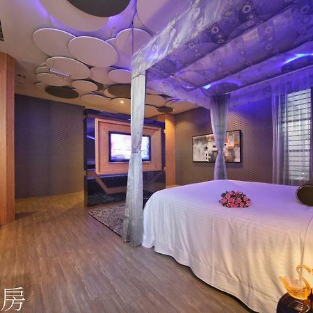 Doule Motel Taichung Exterior foto