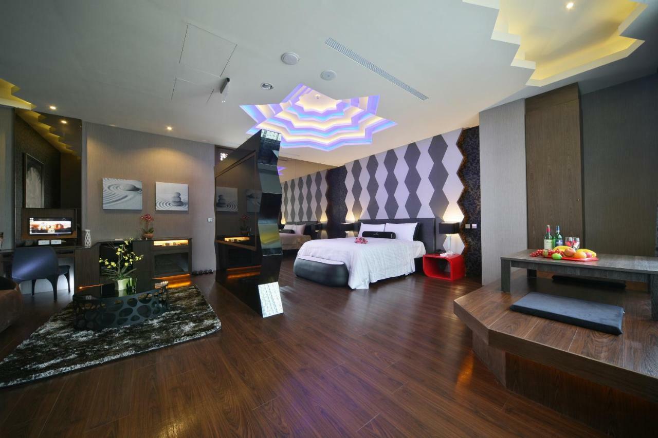 Doule Motel Taichung Exterior foto