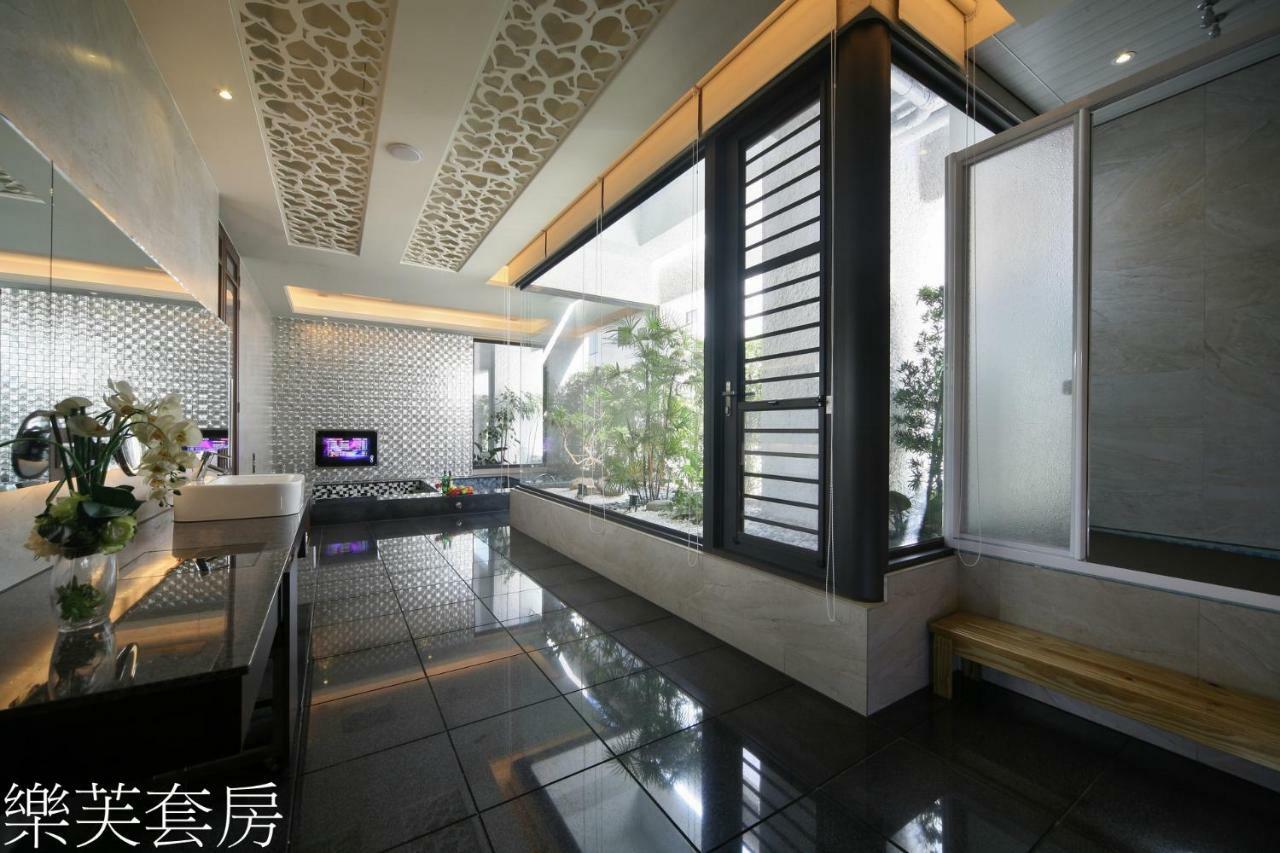 Doule Motel Taichung Exterior foto