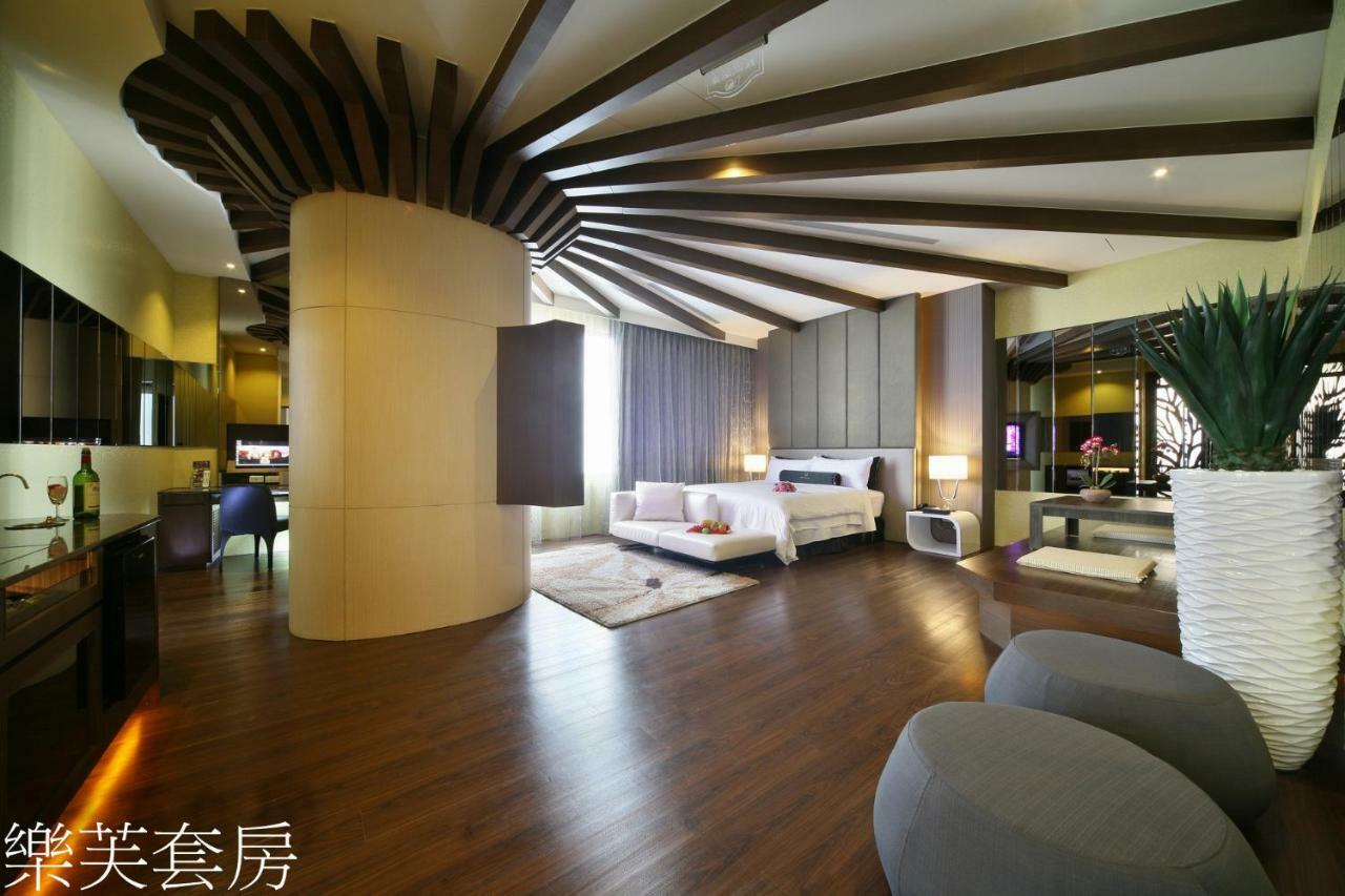 Doule Motel Taichung Exterior foto