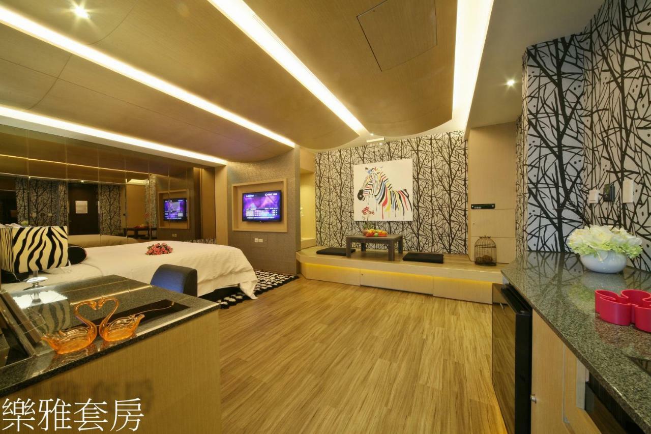 Doule Motel Taichung Exterior foto