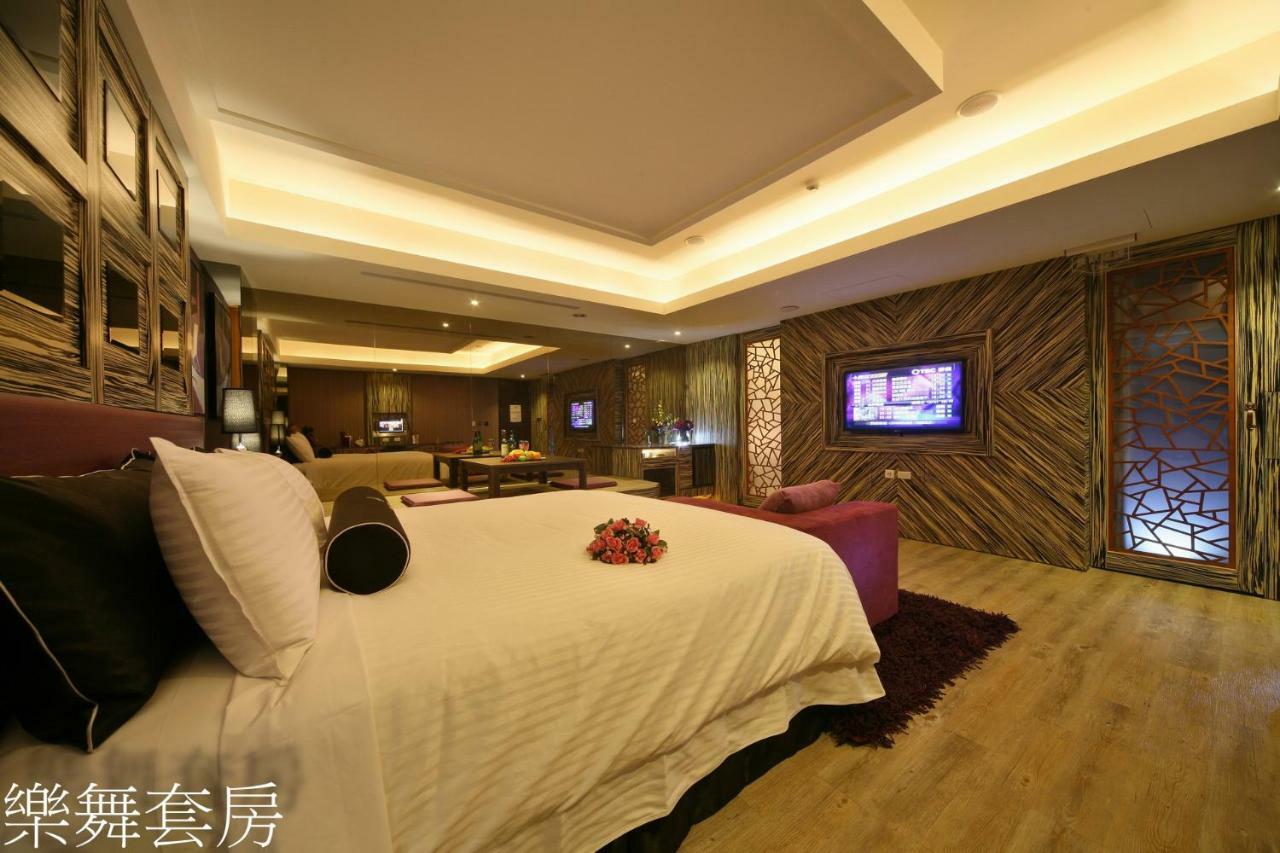 Doule Motel Taichung Exterior foto
