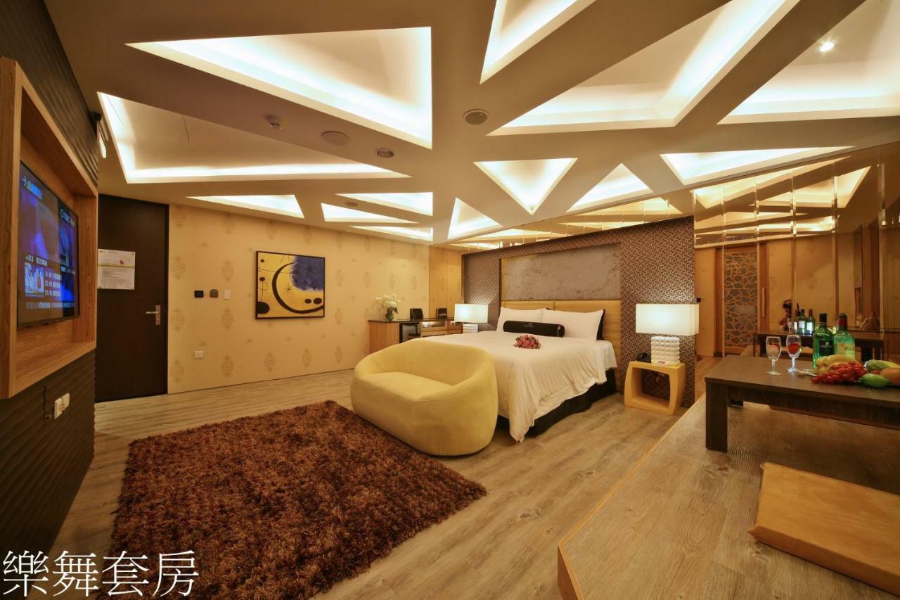 Doule Motel Taichung Exterior foto
