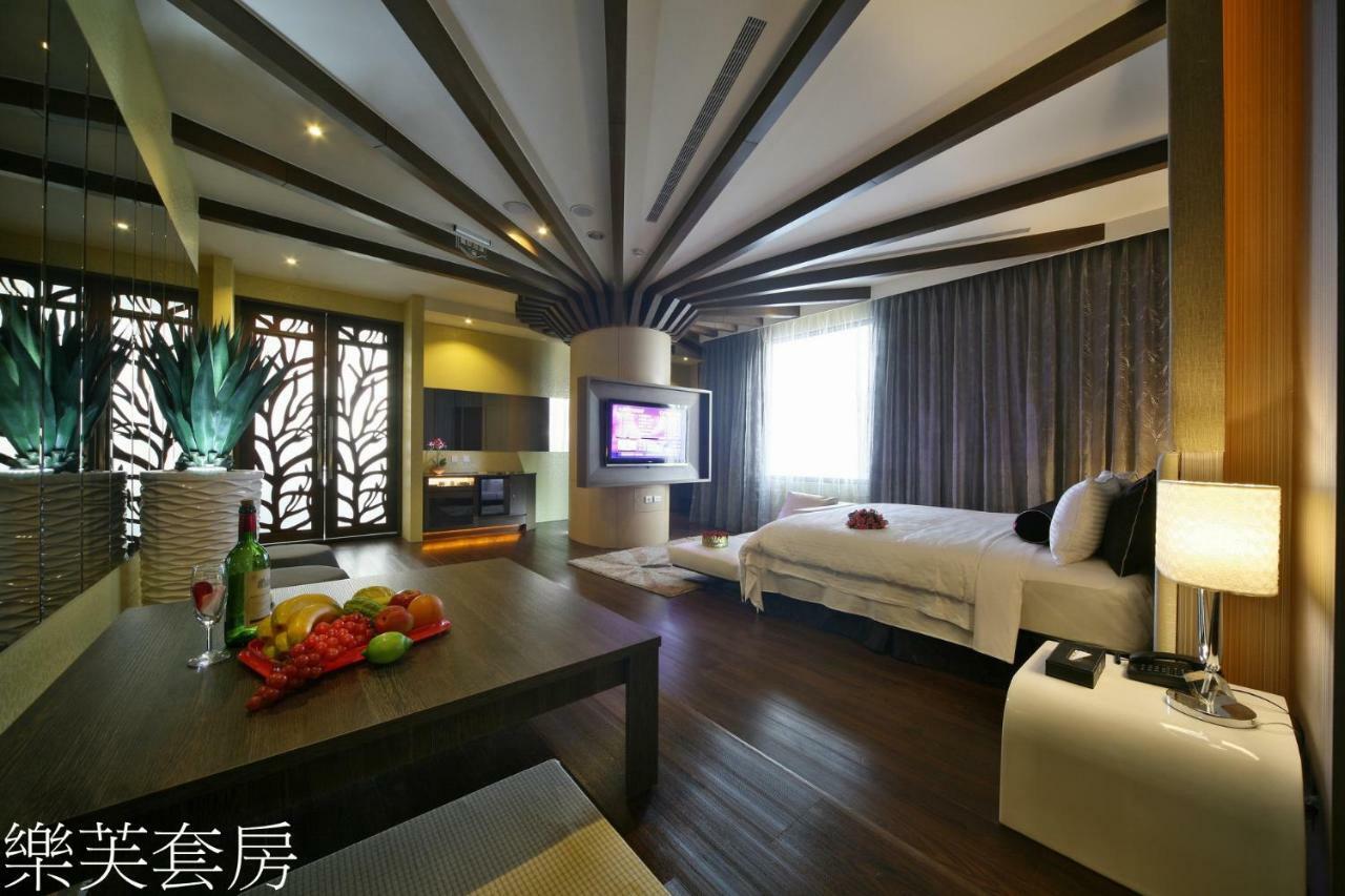 Doule Motel Taichung Exterior foto