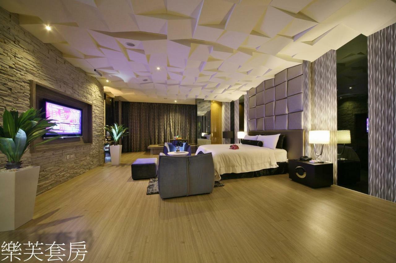 Doule Motel Taichung Exterior foto