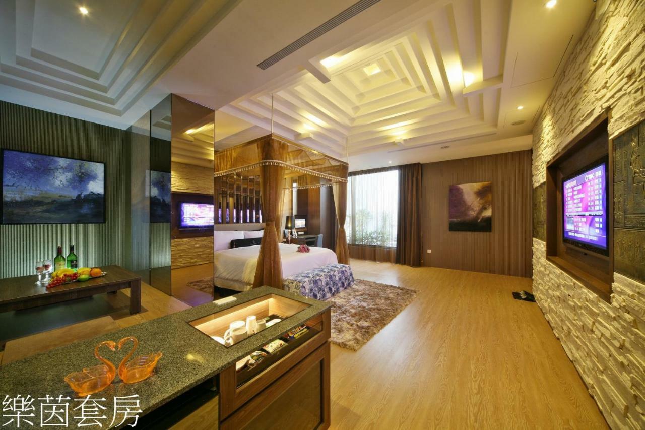 Doule Motel Taichung Exterior foto